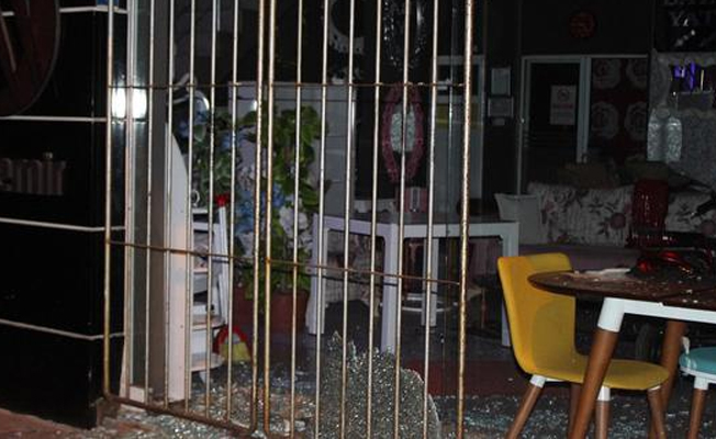 Edremit'te üç işyerine silahlı saldırı