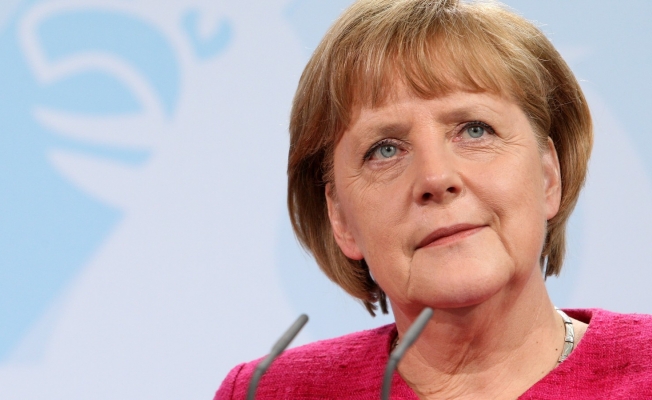 Anketlerde Merkel önde gidiyor
