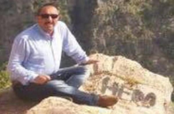 'Hero' yazılı fotoğraf paylaşan Milli Eğitim Müdürü'ne FETÖ gözaltısı