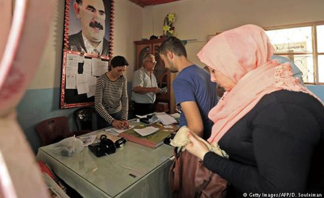 PKK Lideri Öcalan posteri önünde oy sandığı!