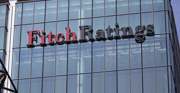 Fitch: Türk bankalarının riskleri arttı