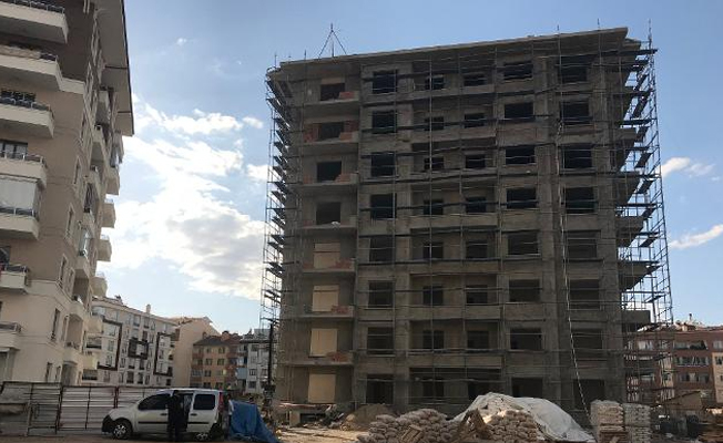 İnşaattan düşen işçi hayatını kaybetti