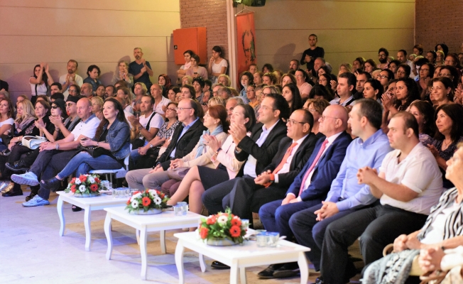 Zeki Müren Bornova’da anıldı