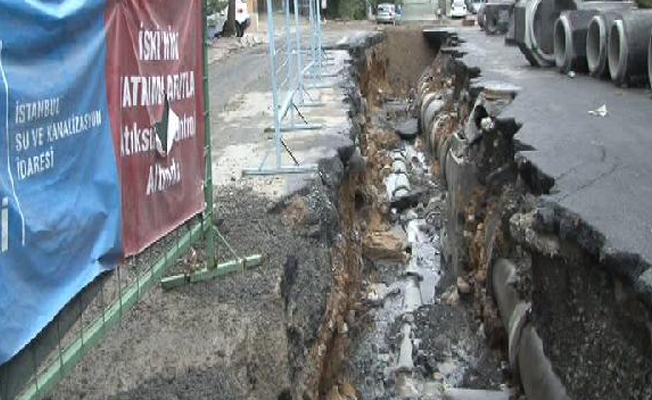 Sel İSKİ'nin kapattığı 4 metrelik çukuru geri açtı