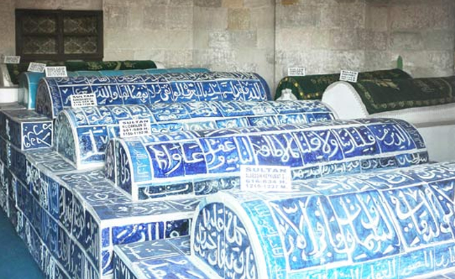 Selçuklu Sultanları için ikinci kez cenaze namazı kılındı
