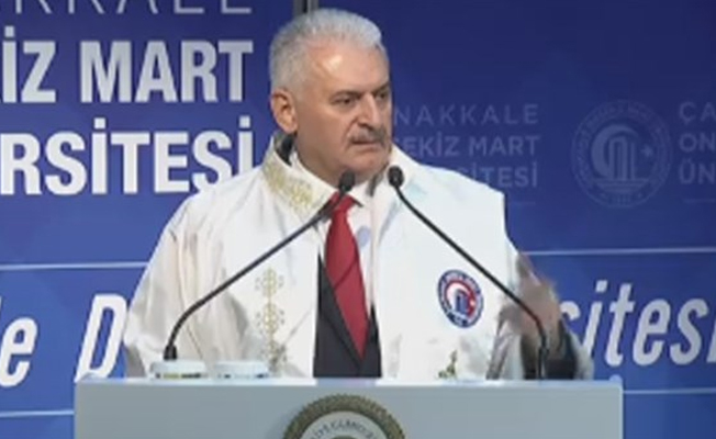 Başbakan Yıldırım: Diploması olmayan adamın etrafında profesörler fırıl fırıl dönüyor