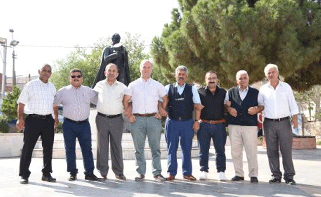 Bornovalı muhtarlar bölünmeye karşı çıktı