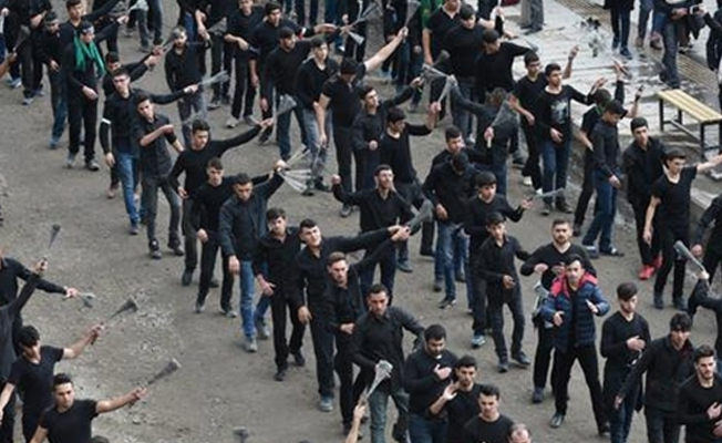 İslam dünyasının en büyük matemi Kerbela anmasına binlerce kişi katıldı!