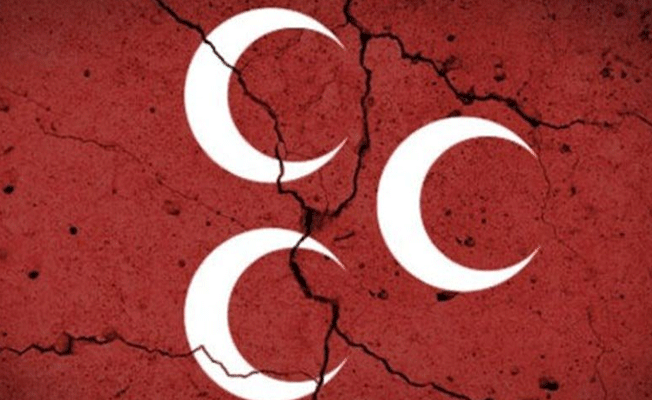 MHP’de bir toplu istifa daha!