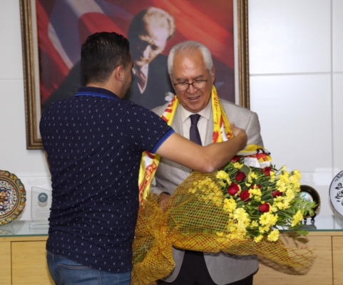 Göztepeli taraftarlardan Başkan Selvitopu’na teşekkür⁩