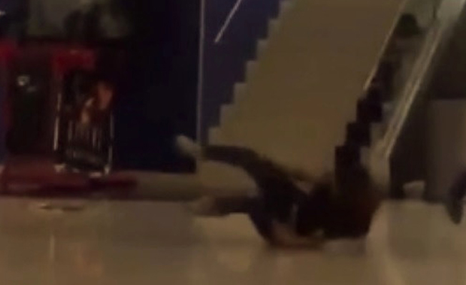 Sevgilisini aldatırkan yakaladı: Pişman etti!
