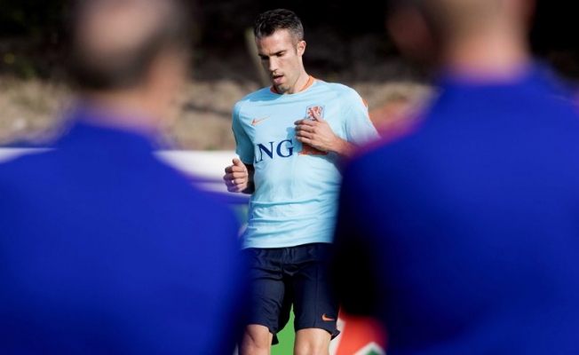 FIFA’dan flaş Robin van Persie kararı!
