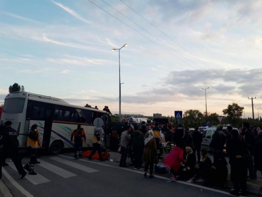 Gebze'de işçi servisi TIR'a çarptı: 14 yaralı
