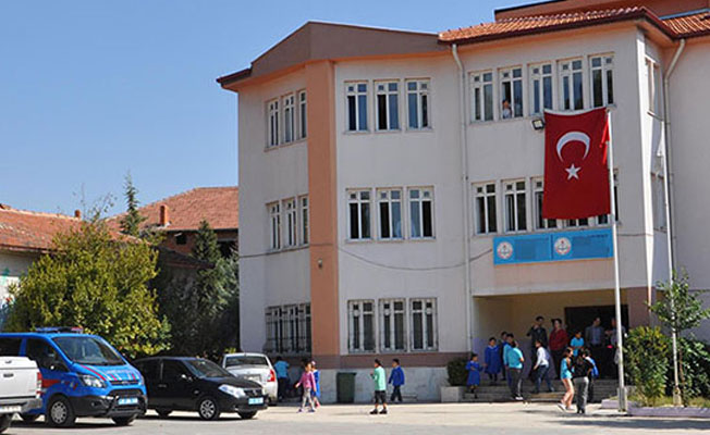İlkokulda uyuşturucu iddiası: Mahalleli ayaklandı!