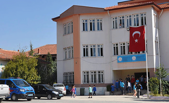 'İlkokulda uyuşturucu' iddiasında Müdür de açığa alındı!