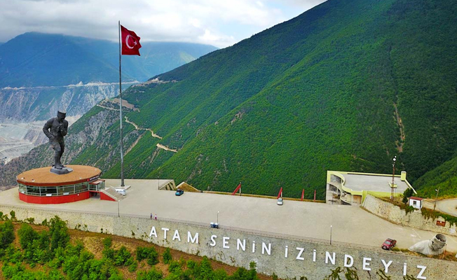 Türkiye'nin en büyük Atatürk Heykeli turizme açıldı!