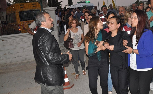 Tuğluk'un annesinin cenazesine saldıranlara ilk duruşmada tahliye