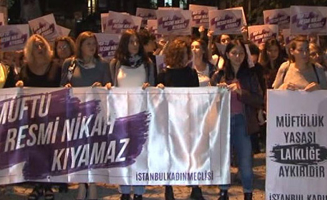 Kadınlardan 'Müftülük Yasası' eylemi 