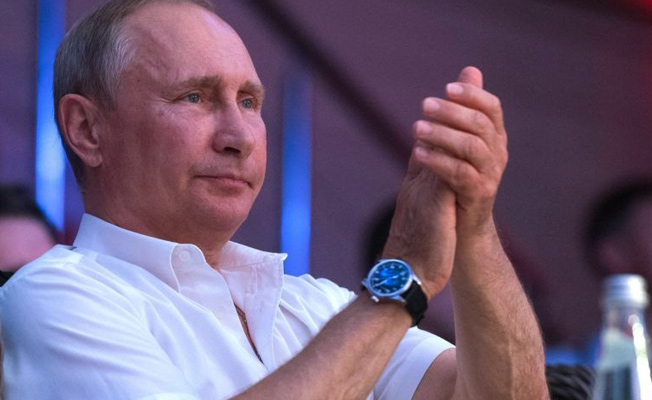 Rus liderden ilham alan tasarımcılardan 'Putin koleksiyonu'