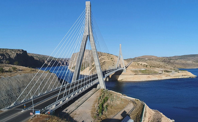 Güneydoğu'da Boğaz Köprüsü, saatler süren yolu 5 dakikaya düşürdü