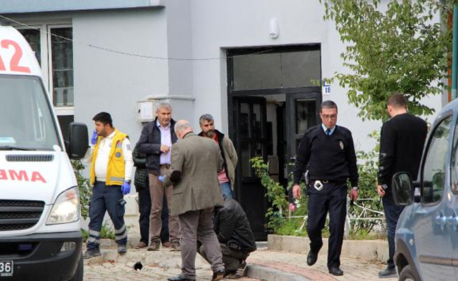 Katil koca boşanma aşamasındaki eşini öldürüp, intihar etti