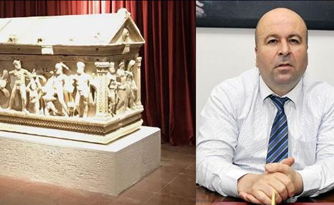 Herakles'in fotoğrafını Kurtulmuş açılışını yapmadan önce paylaştığı için müze müdürüne ceza