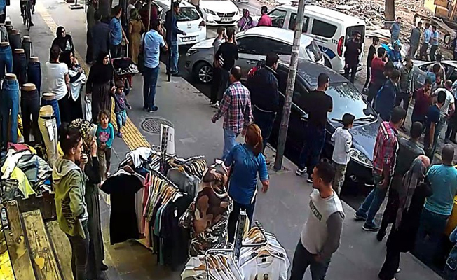 Taşlı sopalı zabıta, esnaf ve işçi kavgası: 4 kişi yaralı!