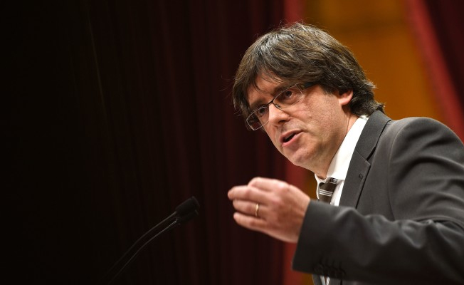 Katalonya Başkanı Puigdemont: Salı günü bağımsızlığı ilan ediyoruz