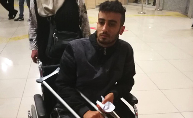 Tartıştıkları genci vurup hastaneye gitmesin diye parasını aldılar