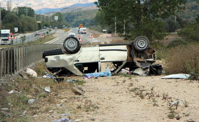 Bolu'da otomobil takla attı: 3 yaralı