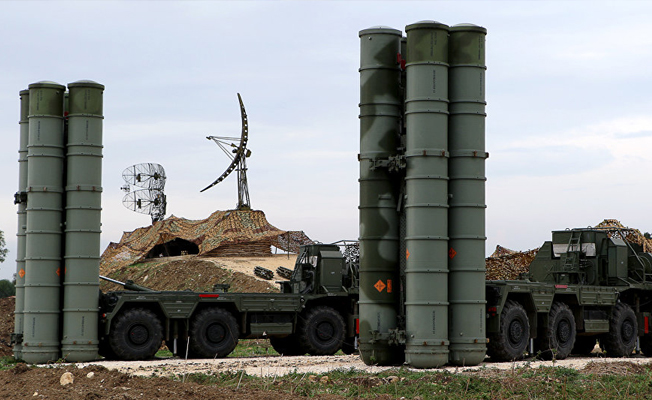 Kommersant: Rusya, Türkiye'ye S-400 transferinde aceleci davranmayacak