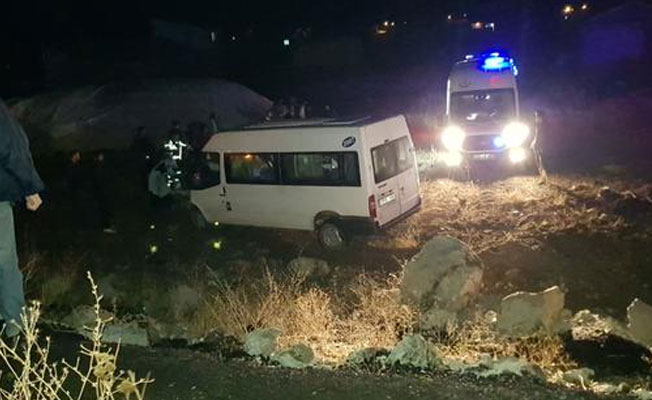 Düğün dönüşü kaza: 21 yaralı