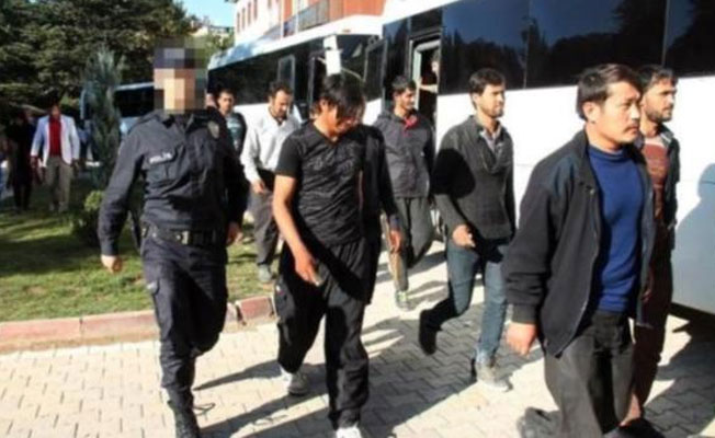 Banker Bilo filmi gerçek oldu: 130 kaçağı İstanbul’a geldik diyerek Elazığ'da bıraktılar