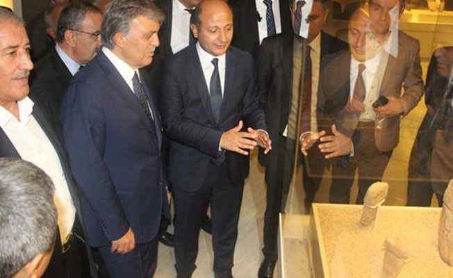 Abdullah Gül konvoyla Şanlıurfa Müze Kompleksi’ne gitti