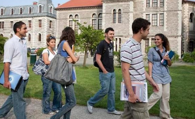 Boğaziçililerden tacizlere tepki: Yaşasın özgür laik Türkiye