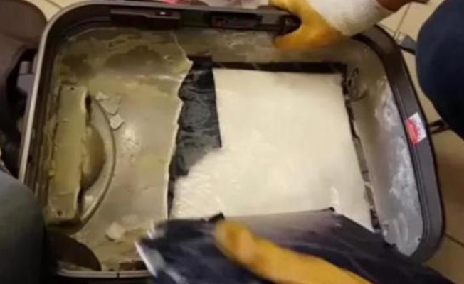 İstanbul’da kargo şirketine uyuşturucu baskını