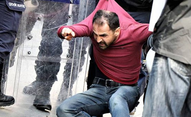 Nuriye ve Semih eylemine 4 gözaltı!