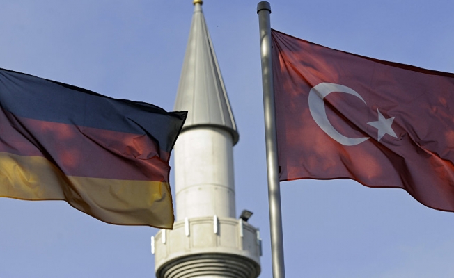 Almanya'da Müslümanlara dini bayram tatili tartışması