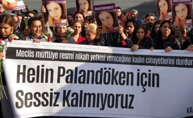 Kadınlar Helin Palandöken için sokaktaydı