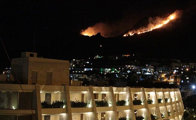 Bodrum’da korkutan yangın: Alevler yerleşim yerlerine yaklaştı