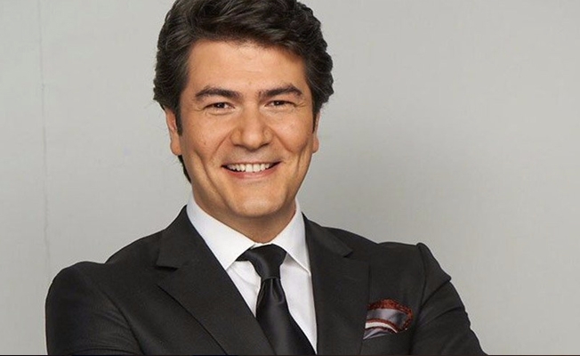 Ünlüler görüntülenmemek İçin Vatan Şaşmaz'ın mezarını gece ziyaret ediyorlar