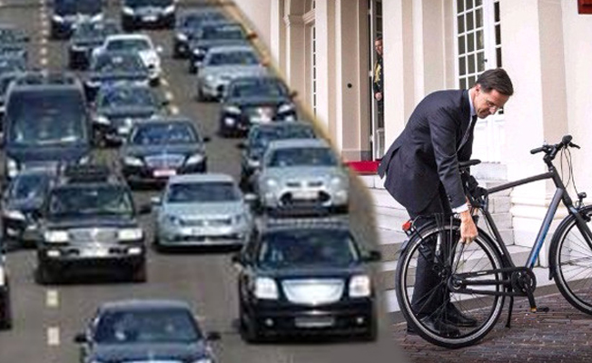 Hollanda Başbakanı Rutte, kralla görüşmeye bisikletiyle gitti