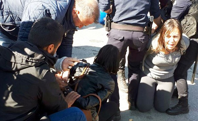 Müftülere nikah yetkisini protesto eden kadınlara TBMM önünde gözaltı