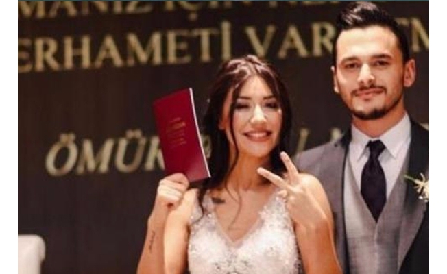 Şarkıcının eşi trafikte yanında darp edildi