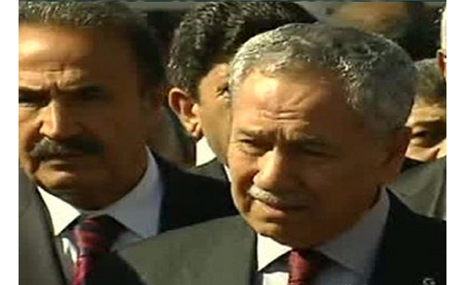 Bülent Arınç'tan Deniz Baykal'a ziyaret