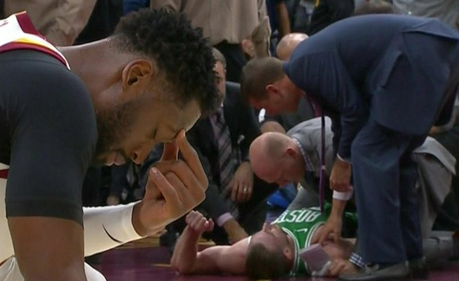 Celtics’te Gordon Hayward’ın ayağı kırıldı!