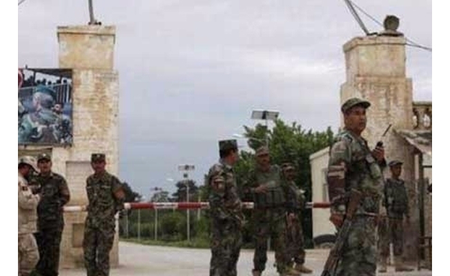 Taliban, Afganistan'da askeri üsse saldırdı