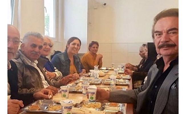 Orhan Gencebay, Yıldız Sağ anmasına katıldı