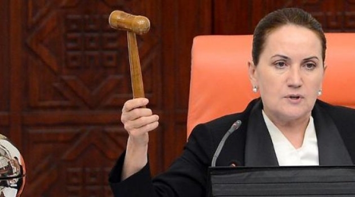 ‘AKP Akşener’den rol kapıyor. O geldi, yenilenme başladı’
