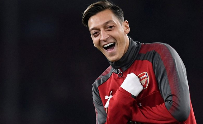 Bomba iddia: 'Mesut Özil arkadaşlarına gideceği takımı söyledi!'